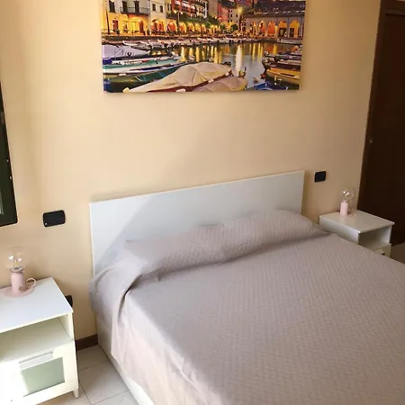 Gabriele With Private Garage アパート ブレシア