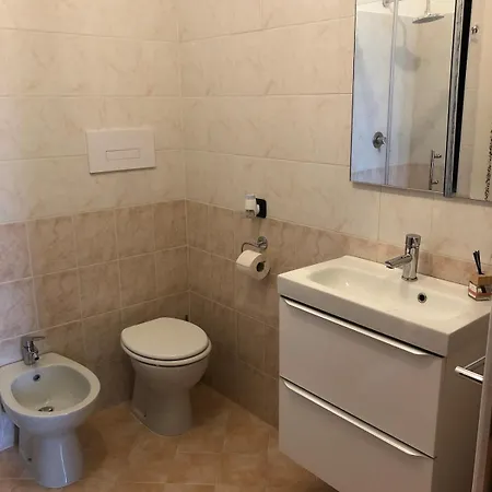 Gabriele With Private Garage Apartman *