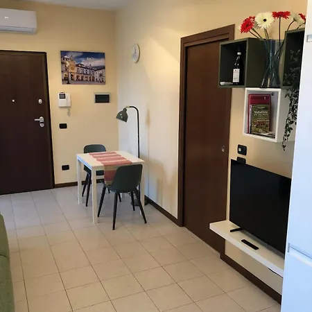 Gabriele With Private Garage アパート